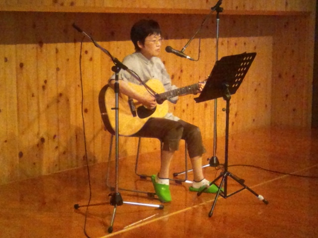 唯一の女性ギタリスト…